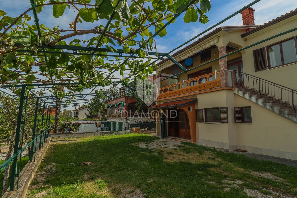 Brtonigla, samostojna hiša s pogledom na morje!