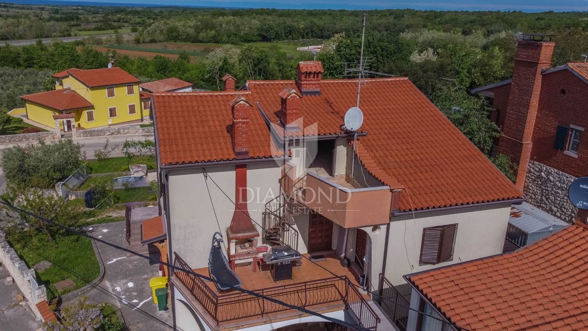 Brtonigla, samostojna hiša s pogledom na morje!