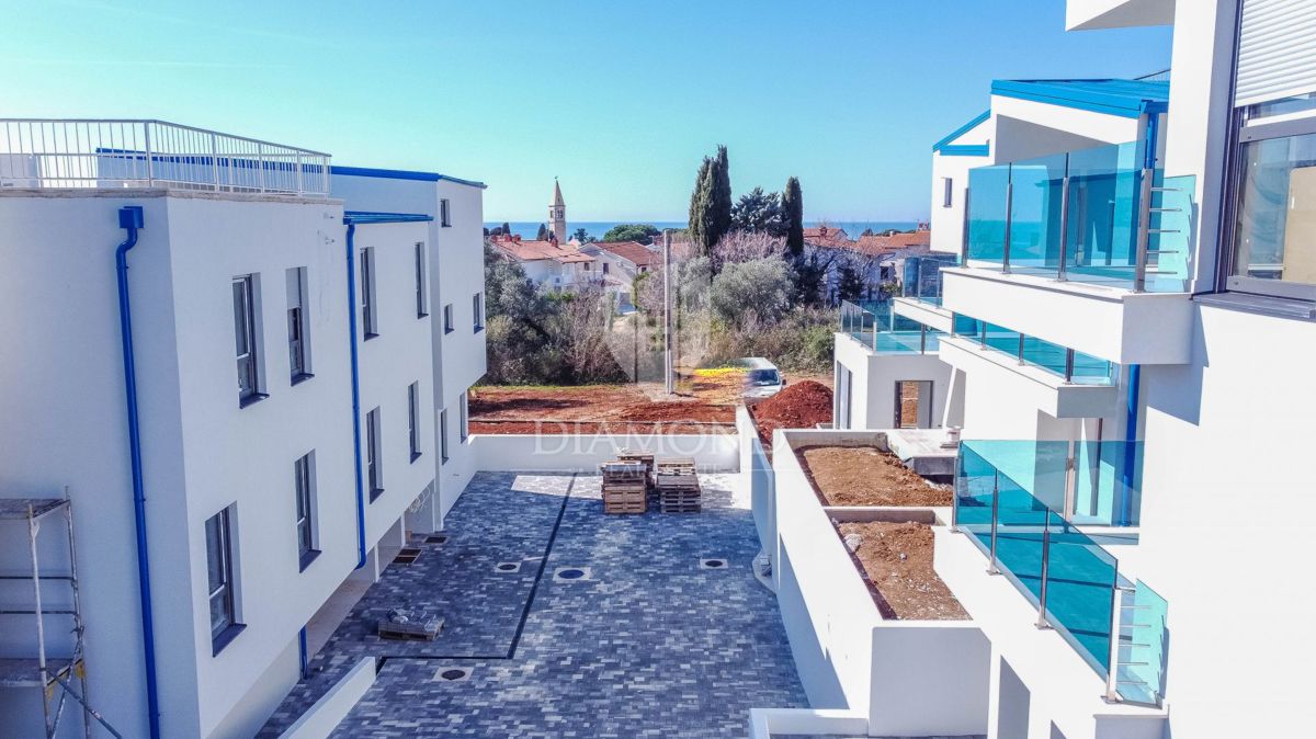 Umag, Lovrečica, Trisobno stanovanje v prvem nadstropju!