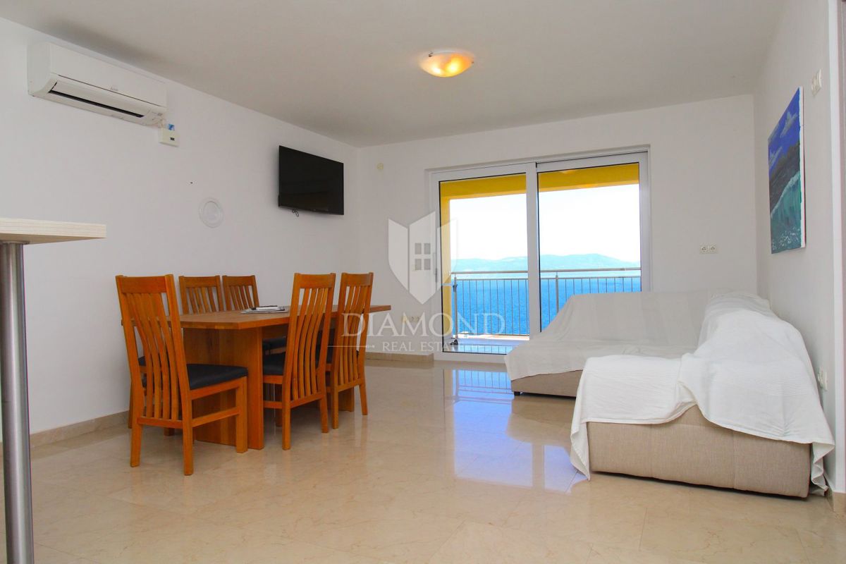 Apartmajska hiša s čudovitim pogledom na morje 