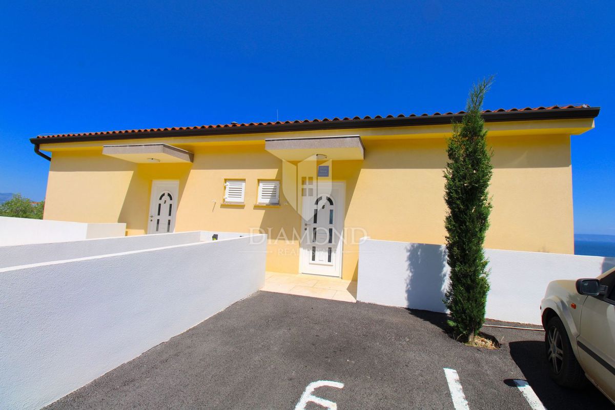 Apartmajska hiša s čudovitim pogledom na morje 