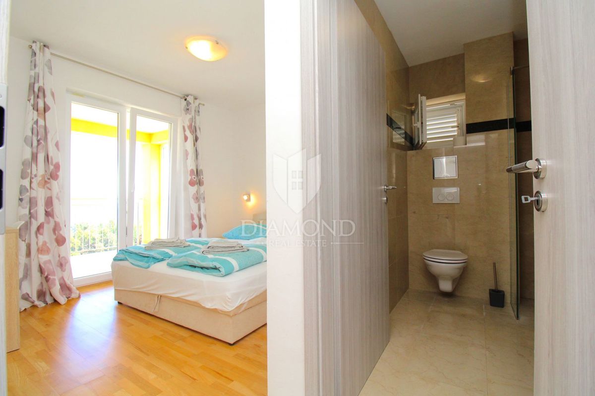 Apartmajska hiša s čudovitim pogledom na morje 
