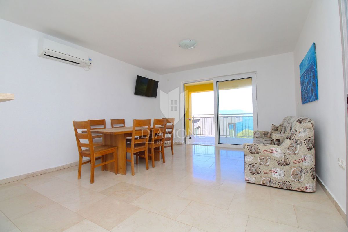 Apartmajska hiša s čudovitim pogledom na morje 