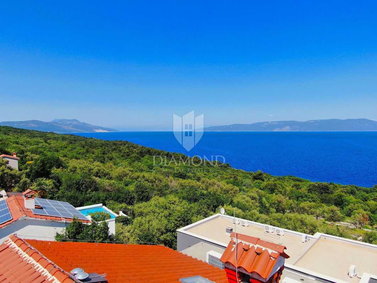 Apartmajska hiša s čudovitim pogledom na morje 
