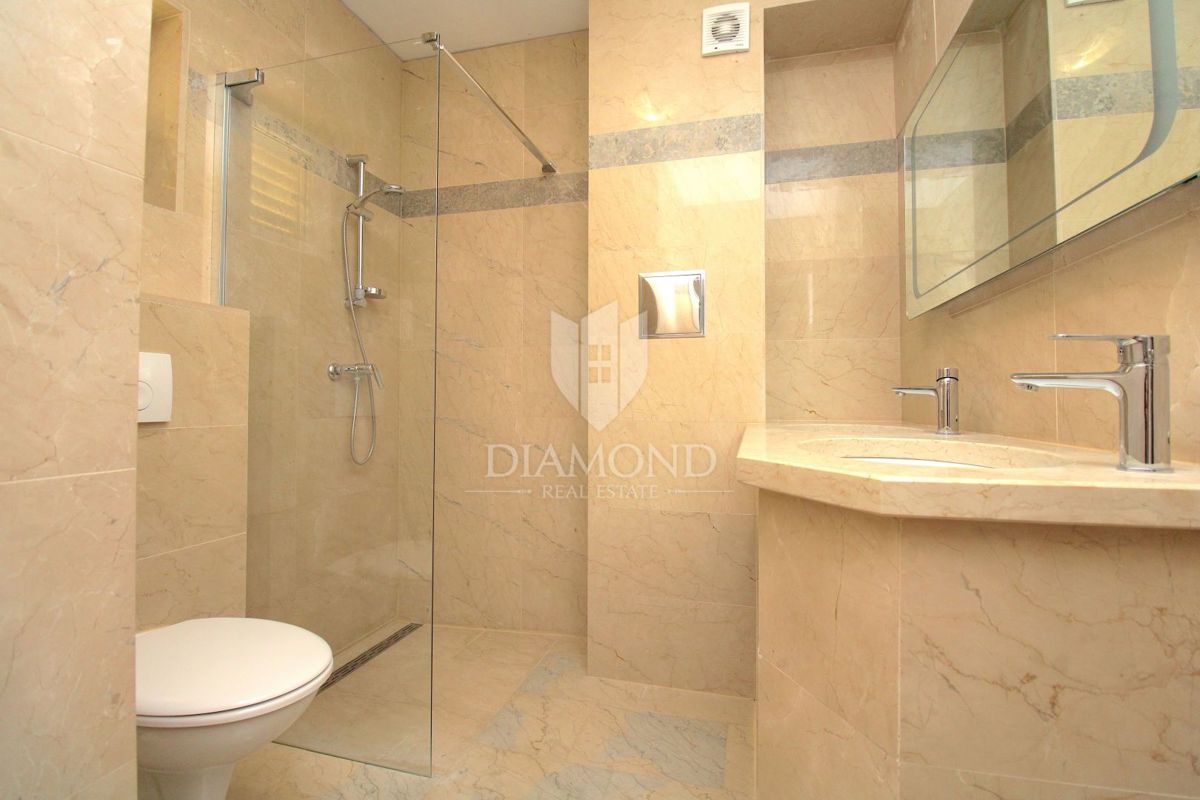 Apartmajska hiša s čudovitim pogledom na morje 