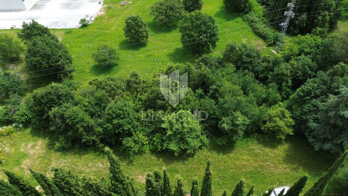 Kršan, okolica, zazidljivo zemljišče