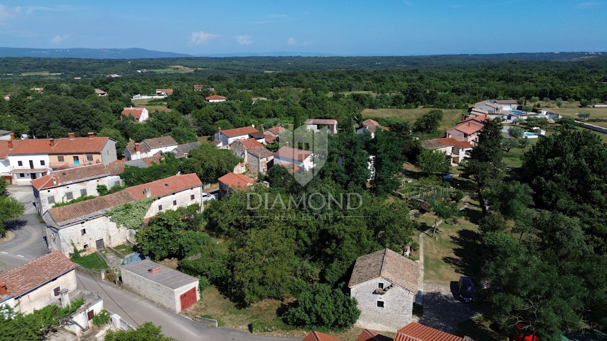 Marčana, okolica, starina za prenovo z velikim potencialom