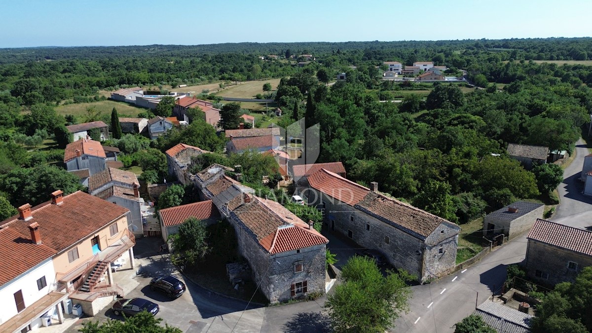 Marčana, okolica, starina za prenovo z velikim potencialom