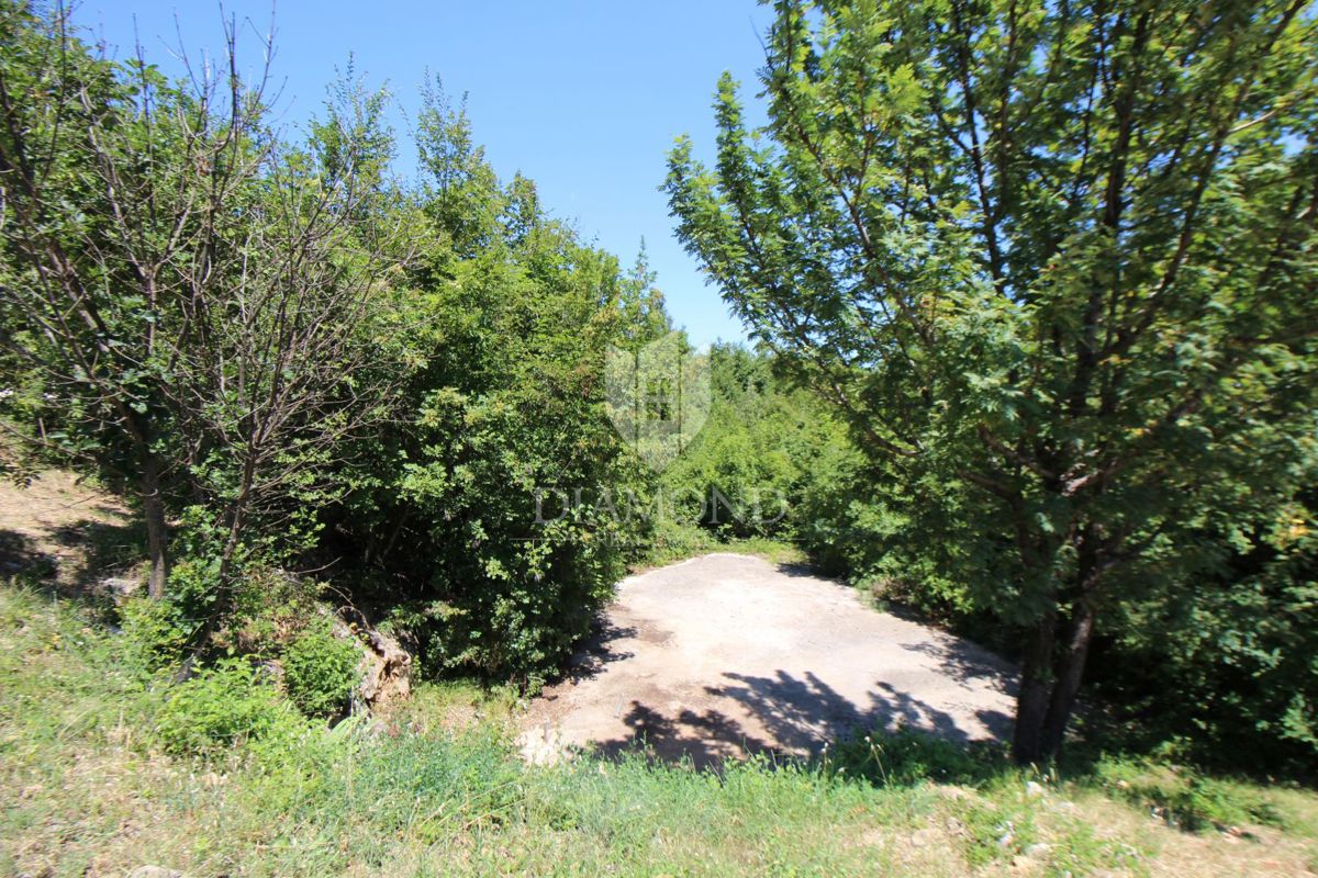 Zemljišče Labin, 561m2