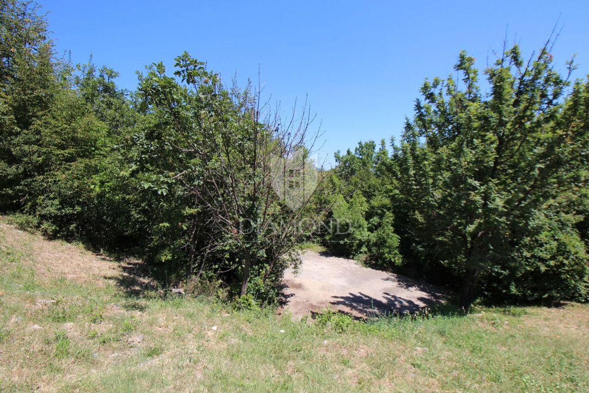 Zemljišče Labin, 561m2