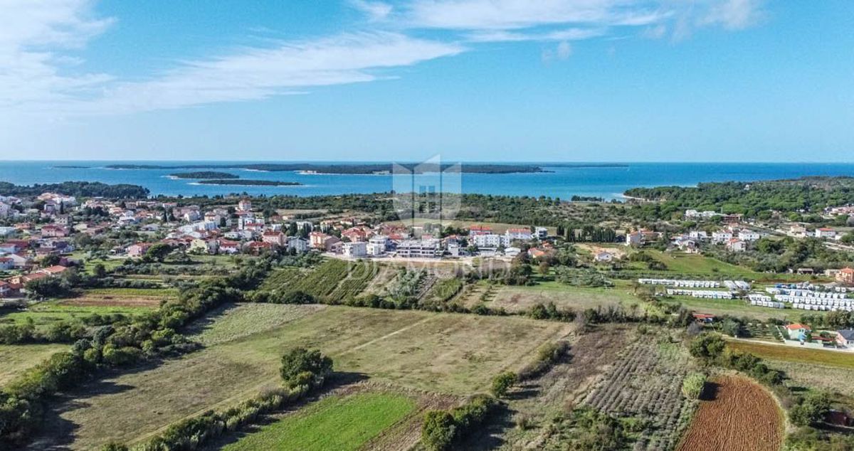 Fažana, okolica, moderna novogradnja v bližini plaže! 