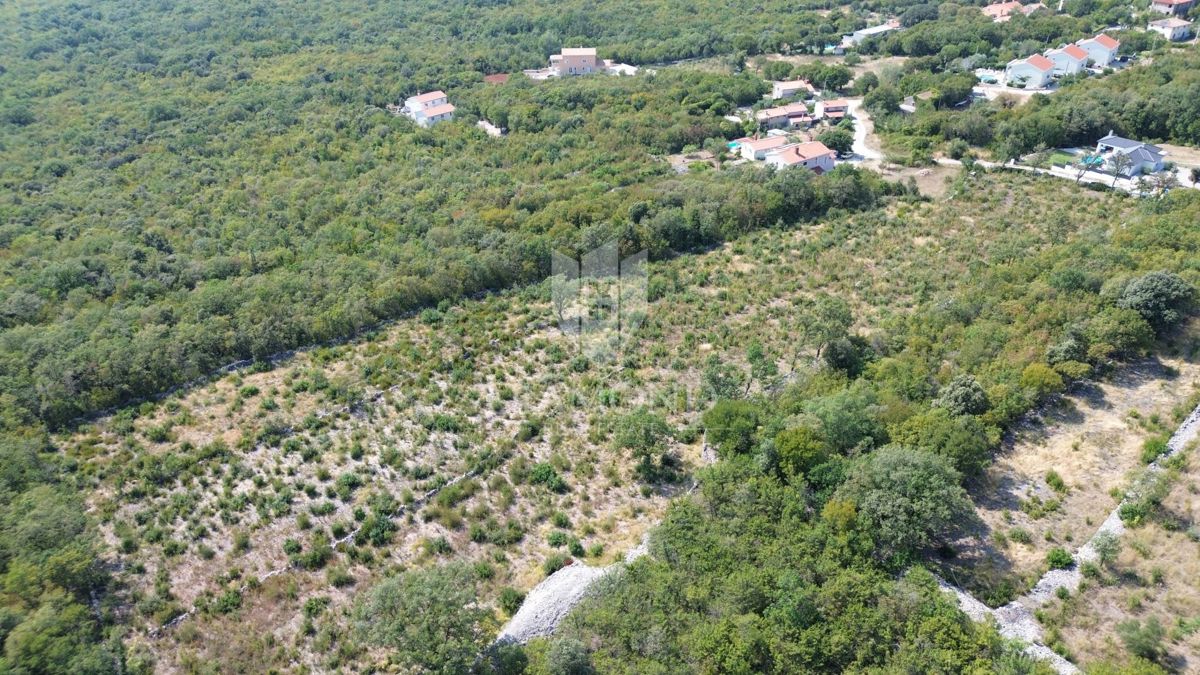 Labin, Veliko gradbeno zemljišče na odlični lokaciji