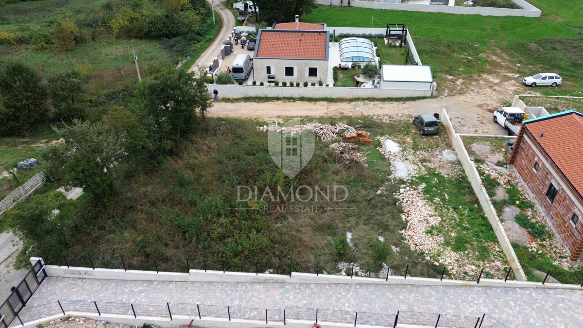 Zemljišče Labin, 801m2