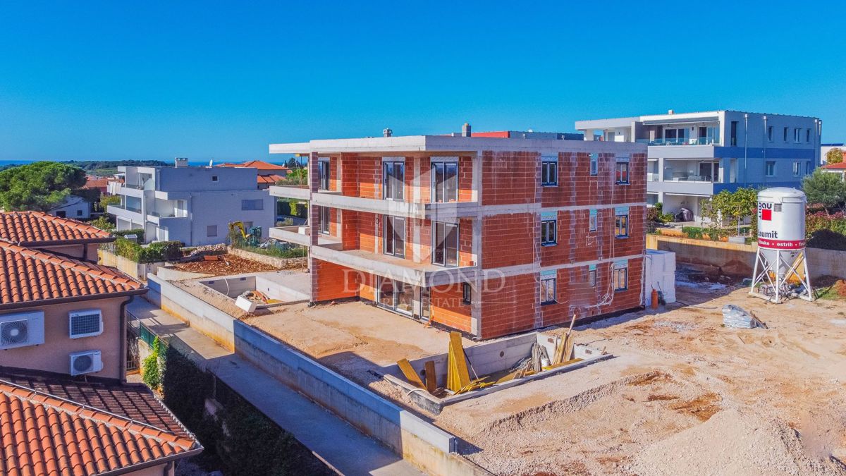 Novigrad, moderno stanovanje s prekrasnim pogledom na morje v izgradnji!