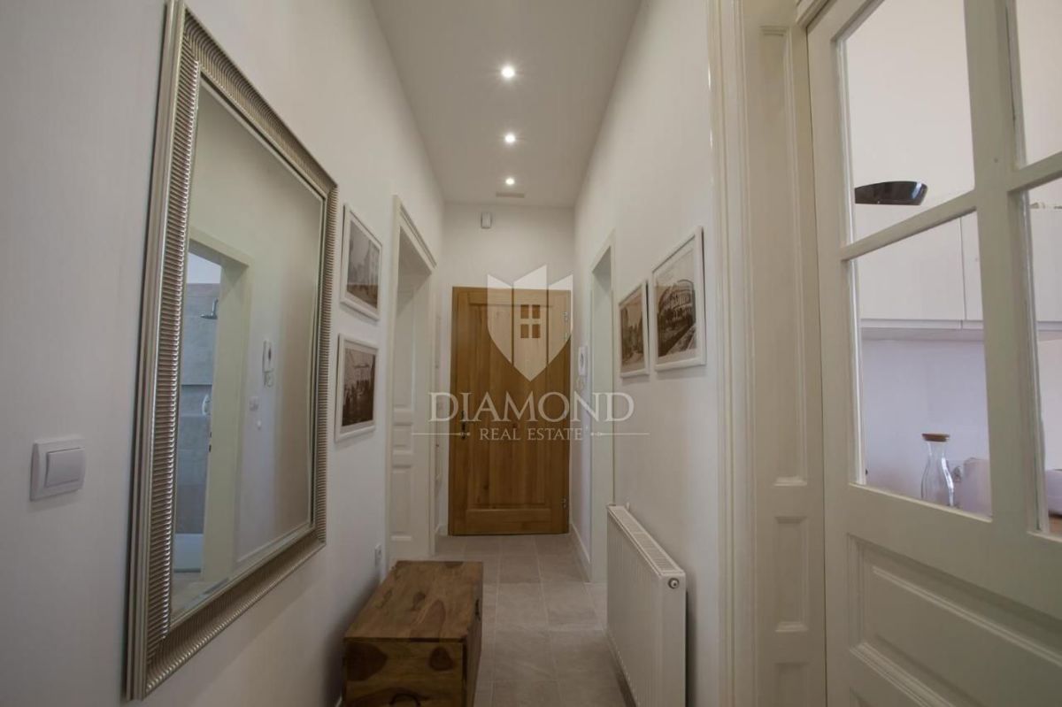 Pula, čudovit apartma na rivi s pogledom na morje!