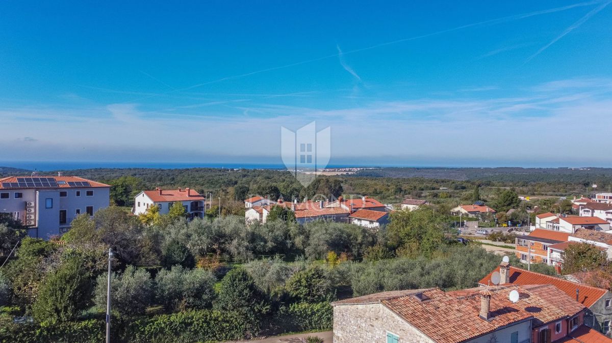Poreč, luksuzno stanovanje z krovnim terasom in pogledom na morje!