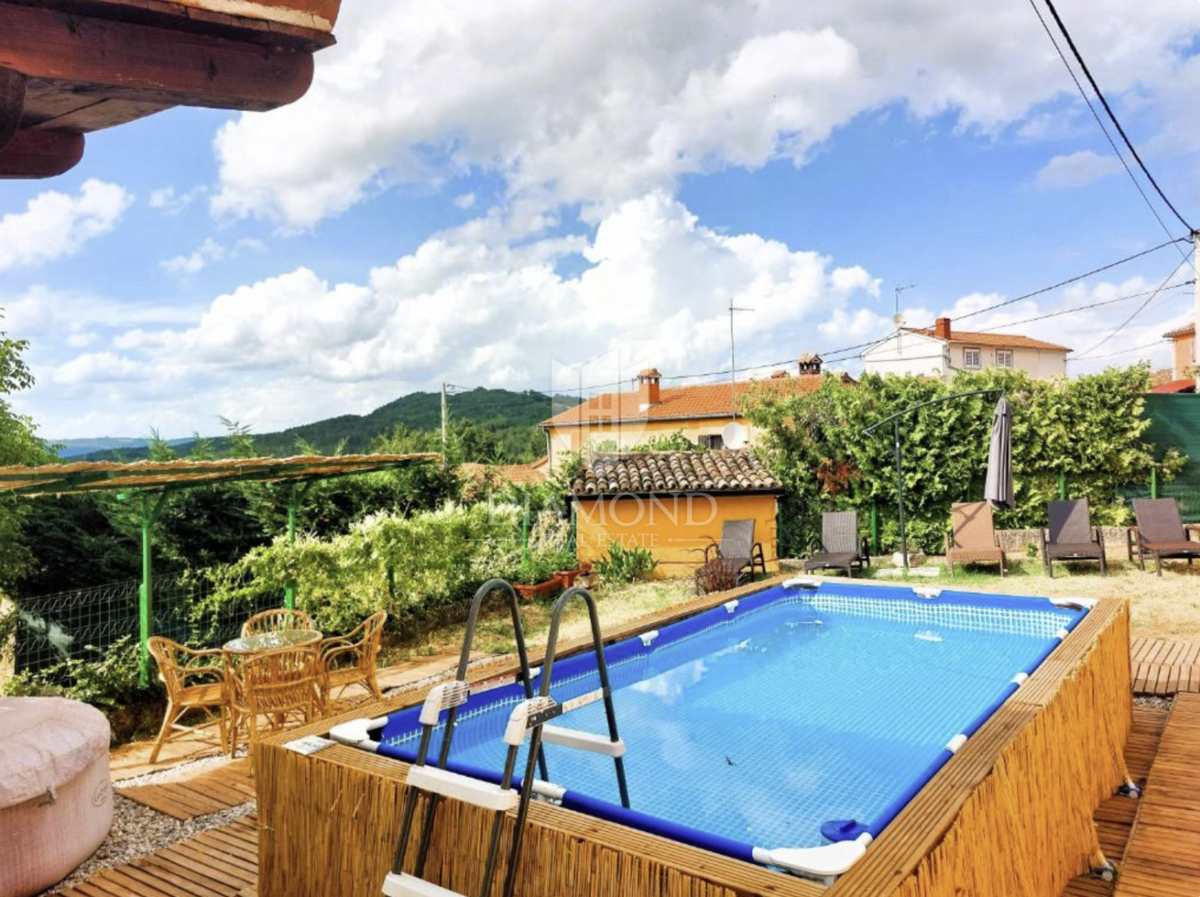 Hiša za najem v središču Karojbe