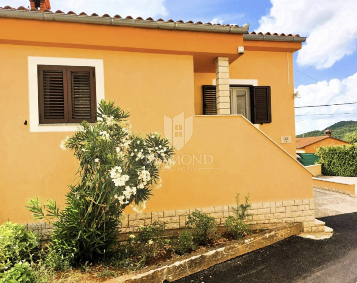 Hiša za najem v središču Karojbe