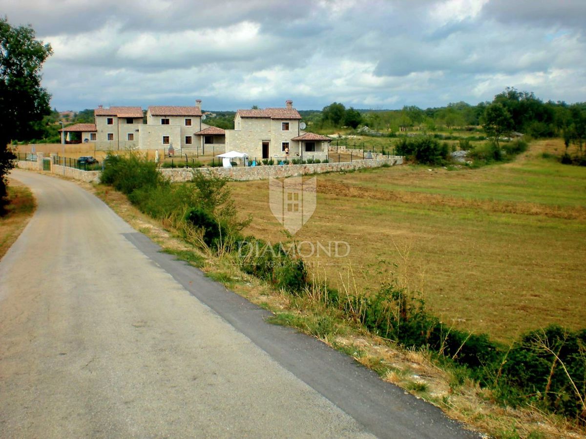 Odlično zemljišče v bližini Kanfanarja
