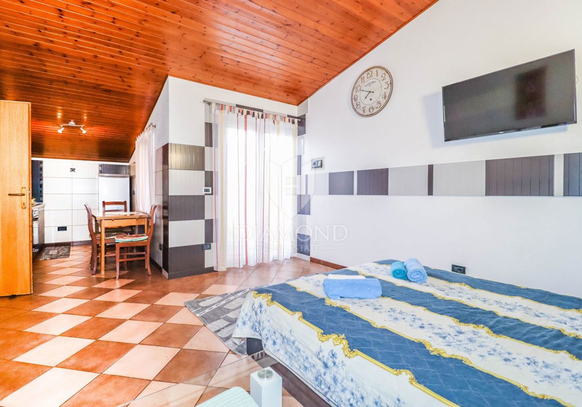 Rovinj, hiša z več stanovanjskimi enotami za bivanje ali najem