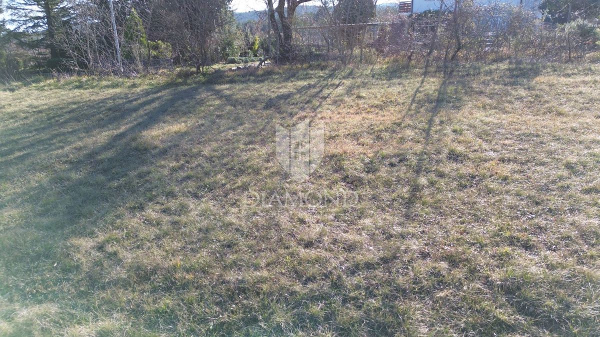 Odlično gradbeno zemljišče v Labinu