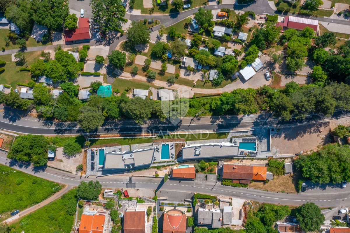 Mošćenička Draga, moderna vila z bazenom v bližini plaže