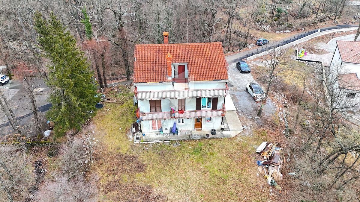 Jurdani, hiša s 4 apartmaji na mirni lokaciji