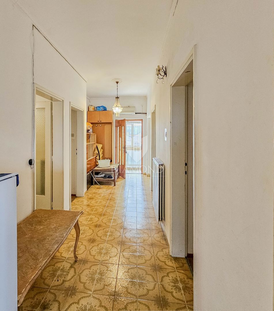 Umag, hiša z veliko potenciala 250 m od morja!