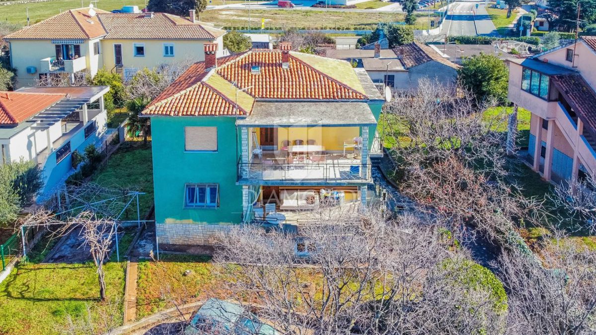 Umag, hiša z veliko potenciala 250 m od morja!