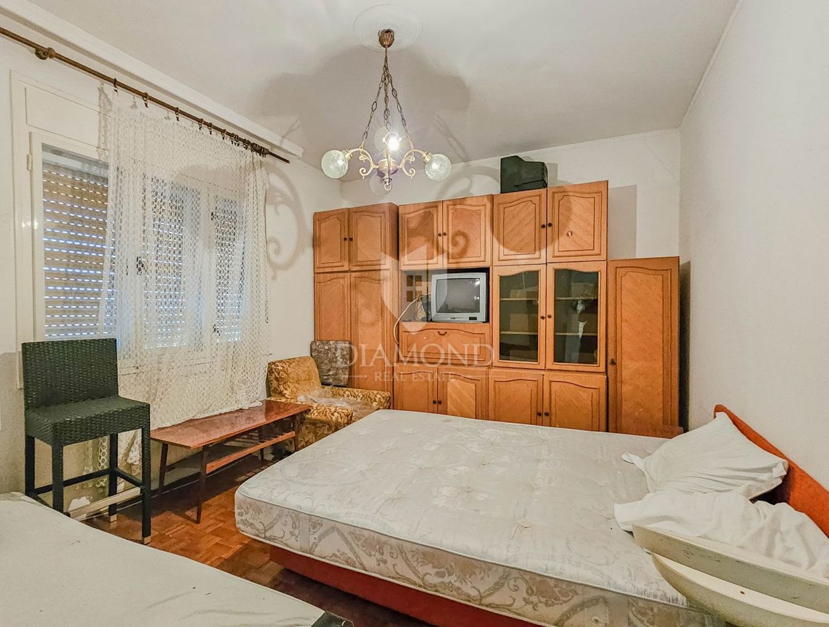 Umag, hiša z veliko potenciala 250 m od morja!