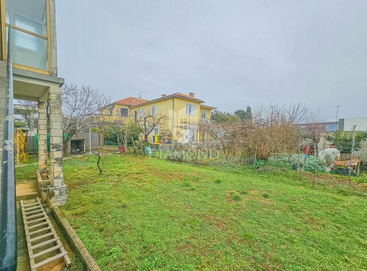 Umag, hiša z veliko potenciala 250 m od morja!