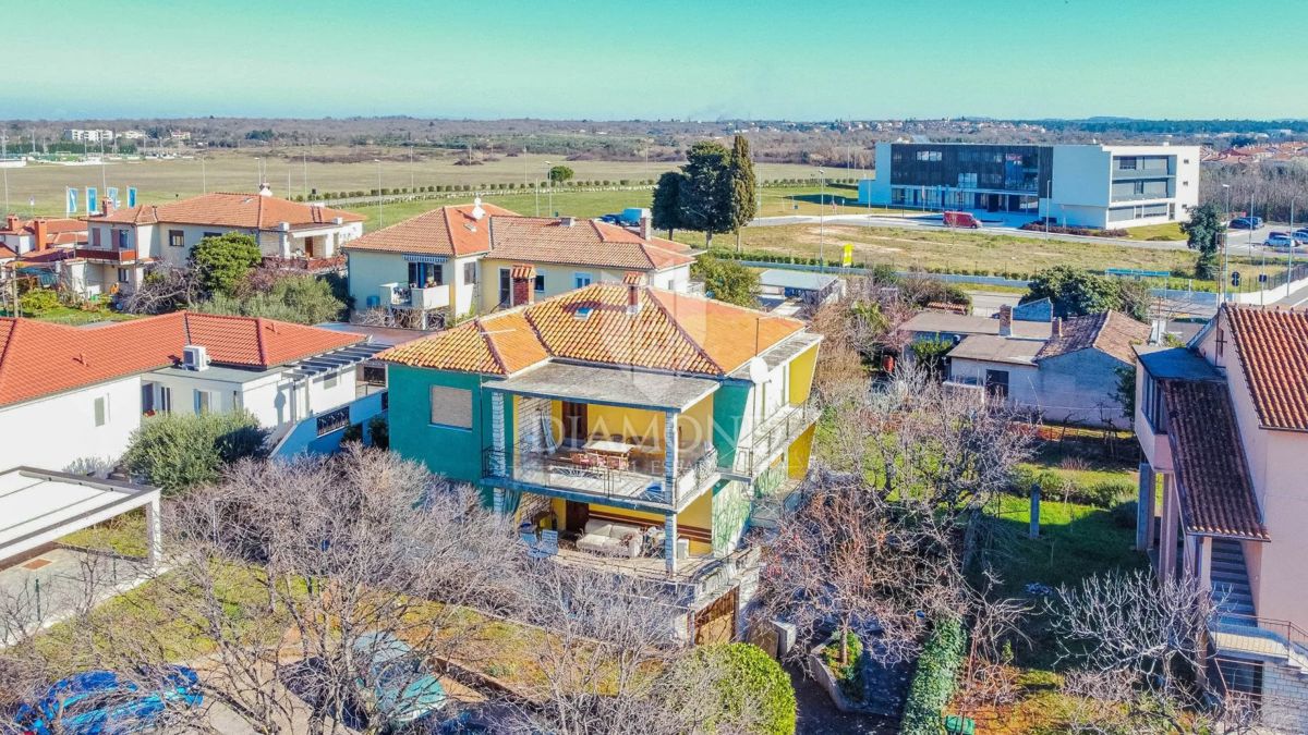 Umag, hiša z veliko potenciala 250 m od morja!