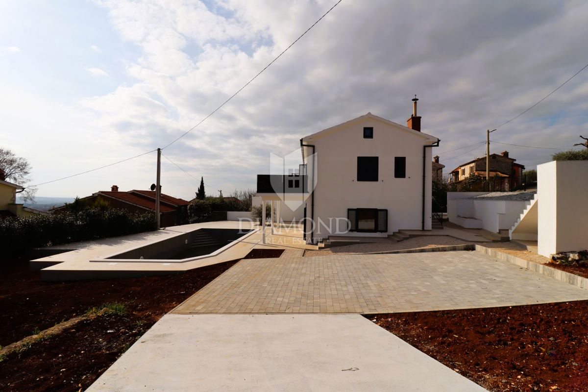 Poreč, okolica, hiša z dvema stanovanjema in panoramskim pogledom na morje