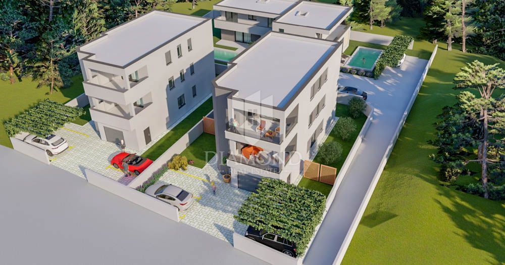 Medulin, novo stanovanje z vrtom 500m od plaže! 
