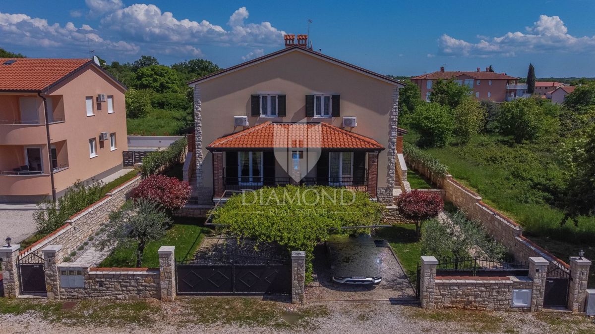 Istra, Umag, okolica - čudovita hiša z bazenom v bližini morja!