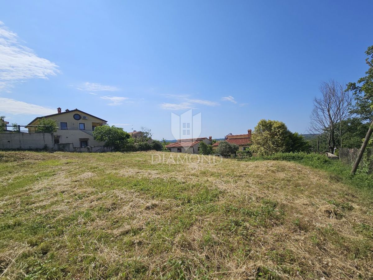 Poreč, okolica, zemljišče s panoramskim razgledom pripravljeno za gradnjo!