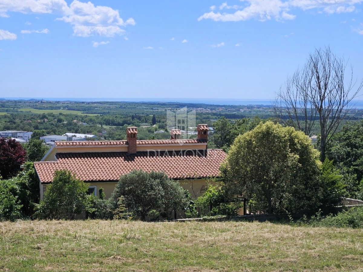 Poreč, okolica, zemljišče s panoramskim razgledom pripravljeno za gradnjo!