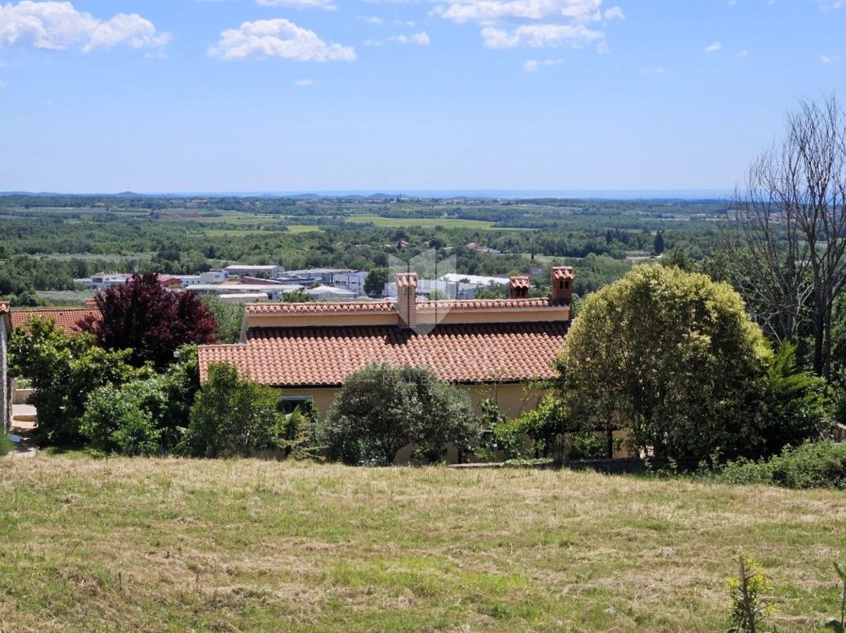 Poreč, okolica, zemljišče s panoramskim razgledom pripravljeno za gradnjo!