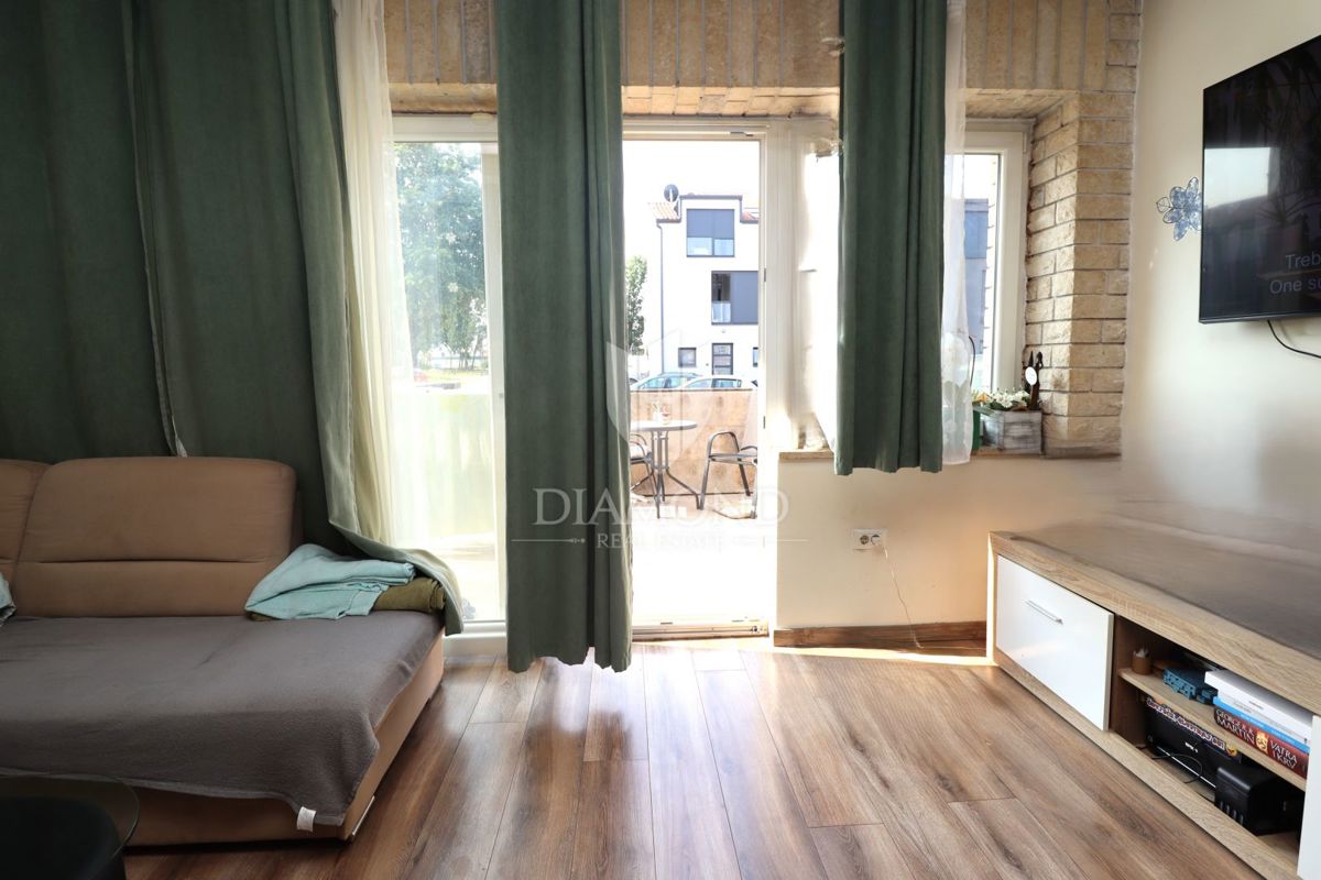 Poreč – okolica: Prostorno pritlično stanovanje