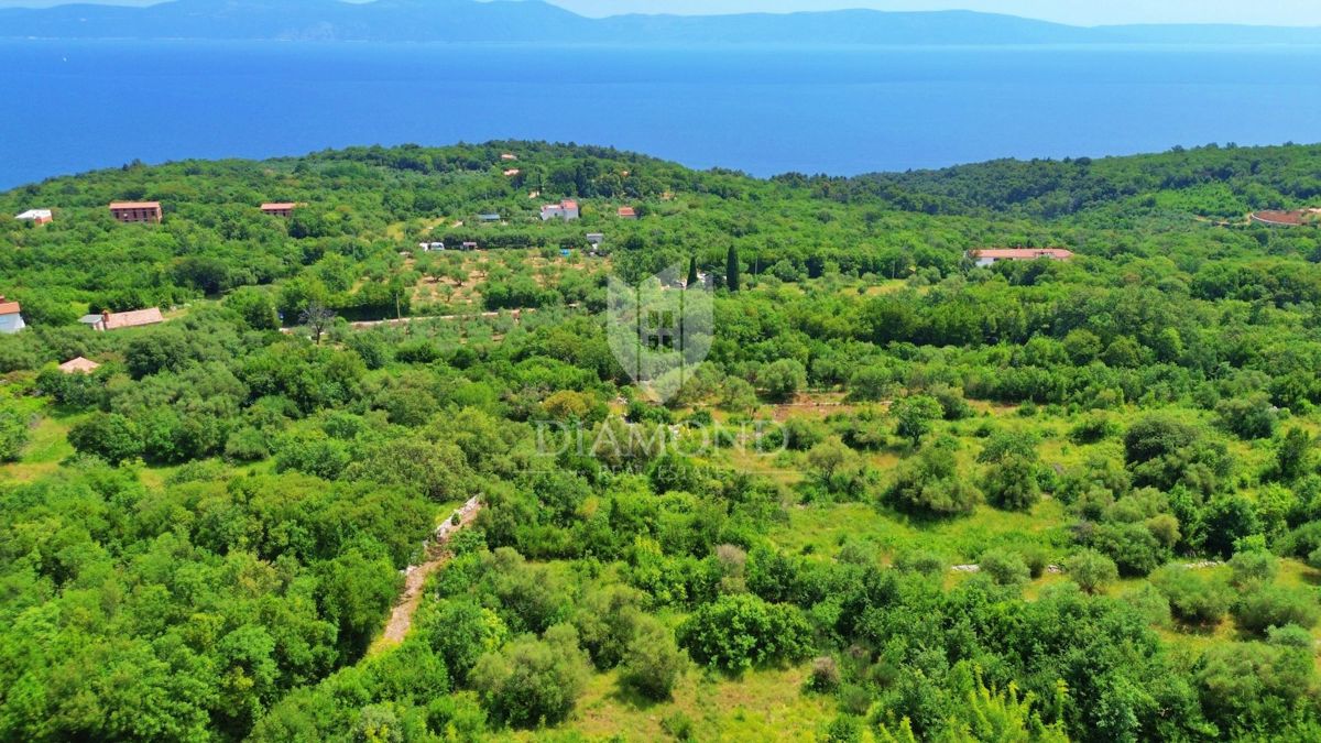 Zemljišče Rabac, Labin, 769m2