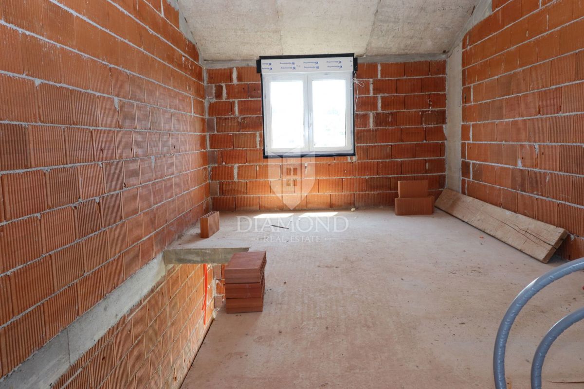 Poreč, okolica: Priložnost! Novo stanovanje s pogledom na morje
