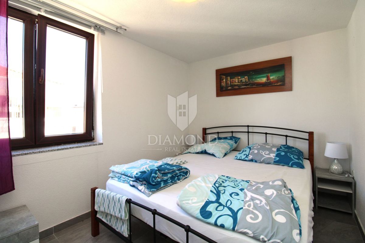 Apartmaj Malinska, Malinska-Dubašnica, 73m2