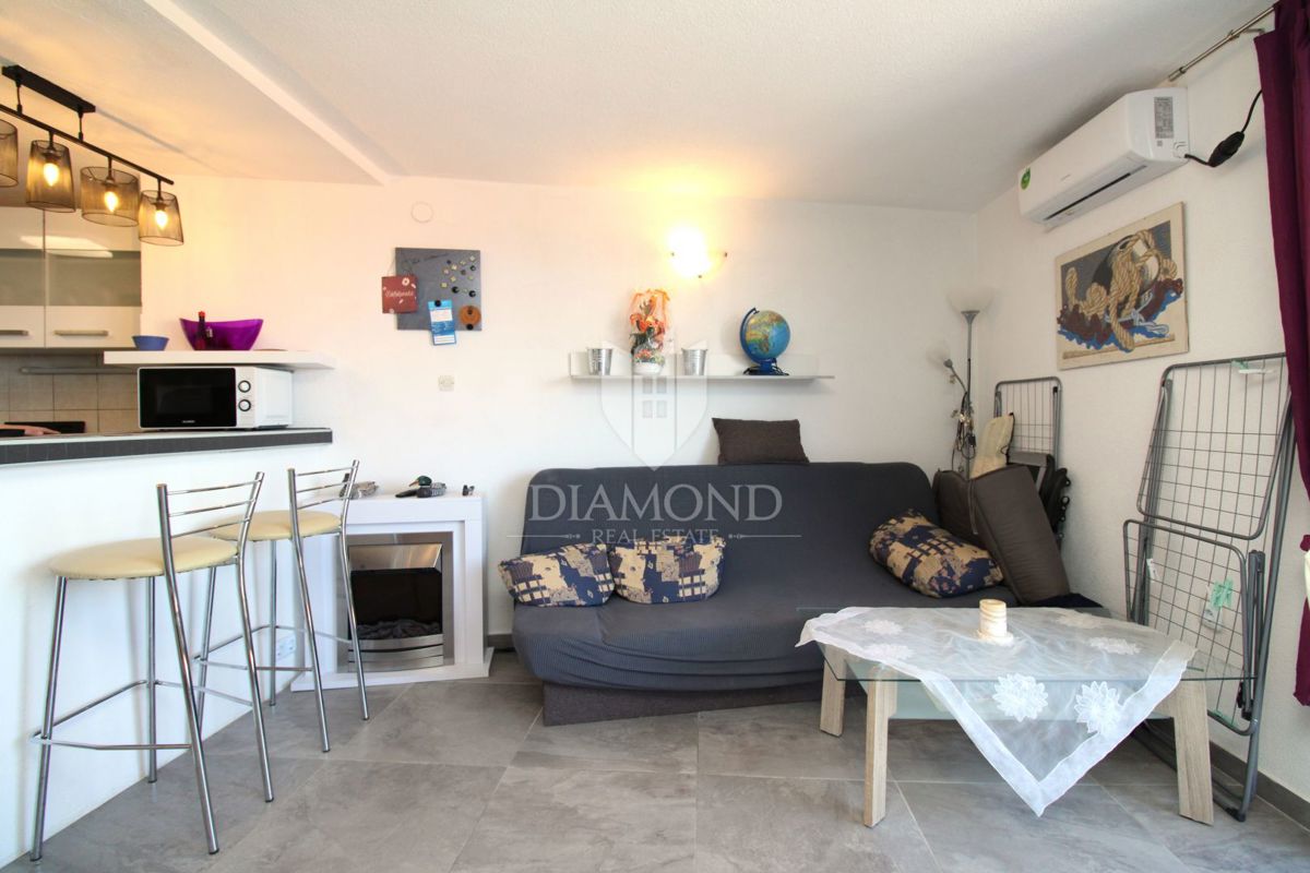 Apartmaj Malinska, Malinska-Dubašnica, 73m2