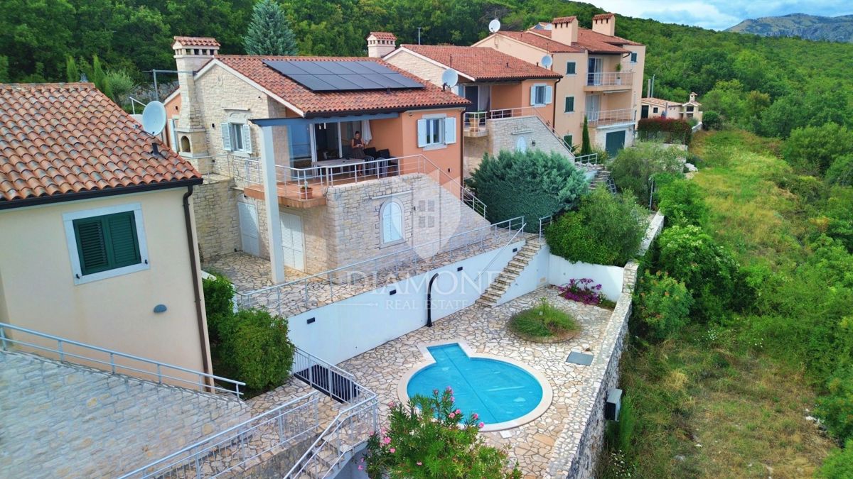 HIŠA S PANORAMSKIM POGLEDOM NA MORJE, RABAC