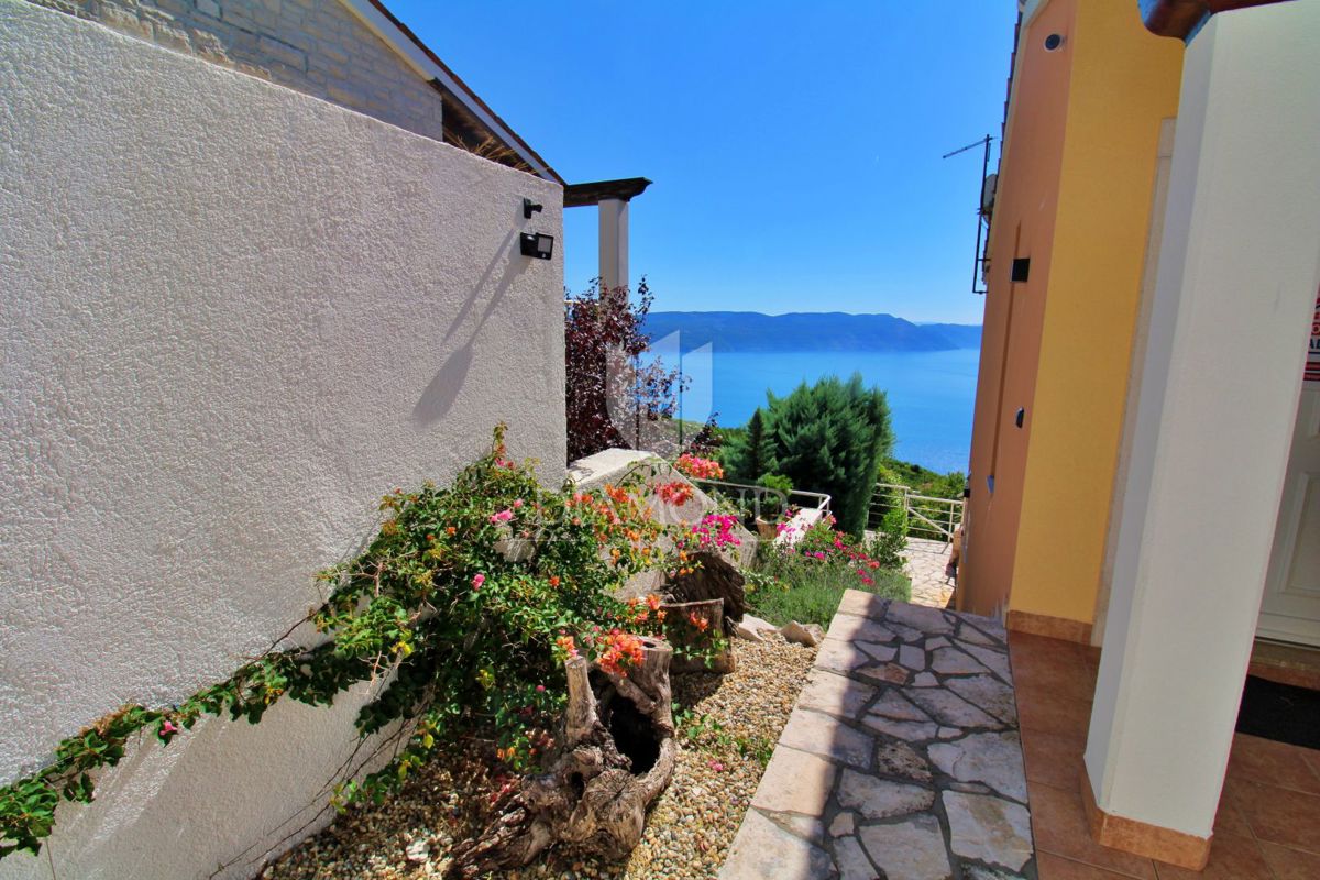 HIŠA S PANORAMSKIM POGLEDOM NA MORJE, RABAC