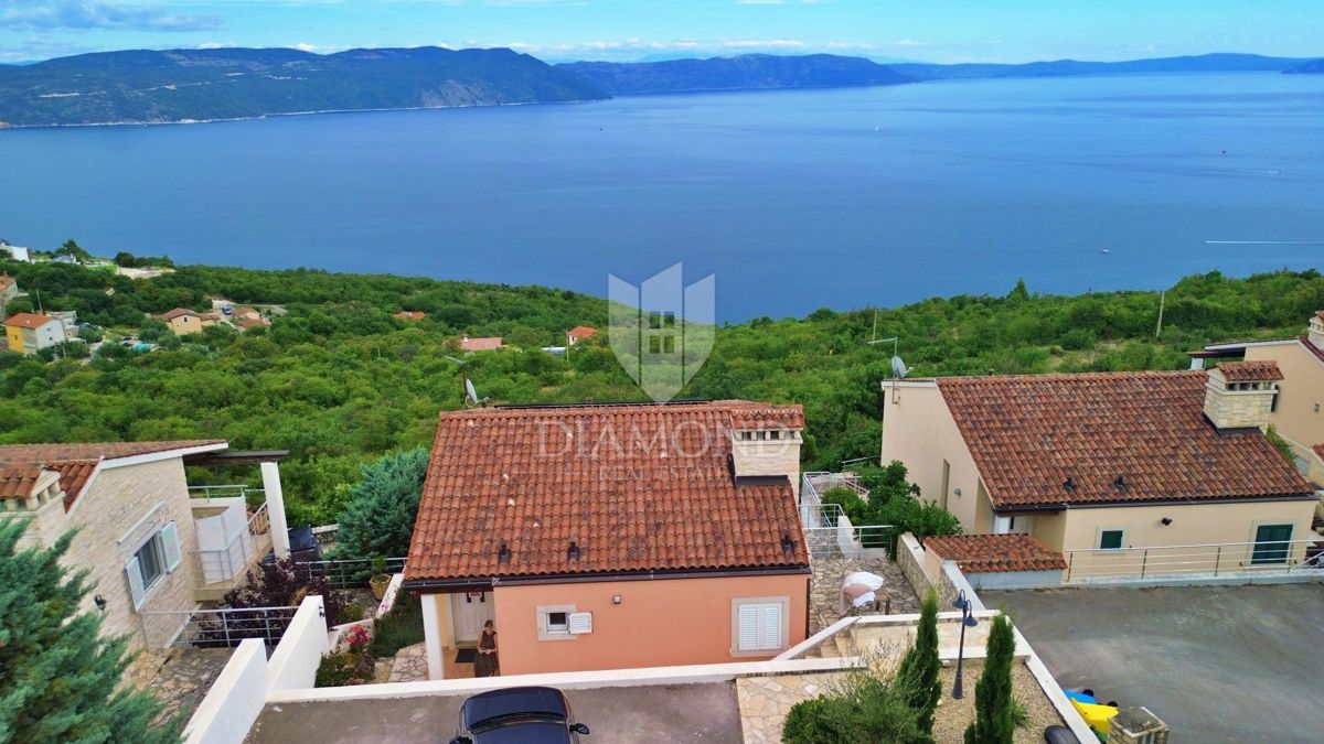 HIŠA S PANORAMSKIM POGLEDOM NA MORJE, RABAC