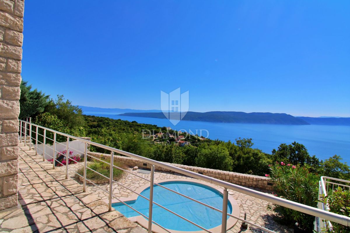 HIŠA S PANORAMSKIM POGLEDOM NA MORJE, RABAC