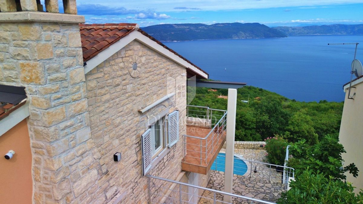 HIŠA S PANORAMSKIM POGLEDOM NA MORJE, RABAC
