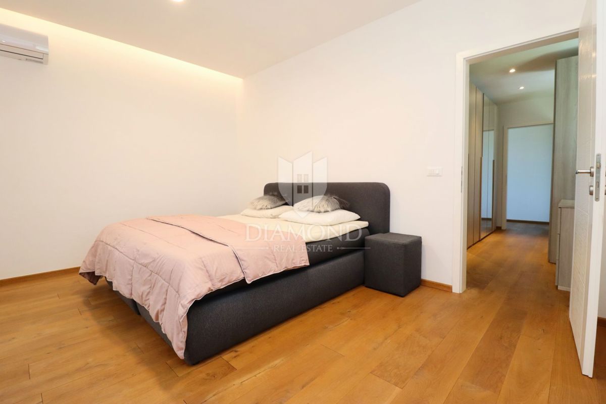 Poreč, okolica, moderna vila s 6 apartmaji