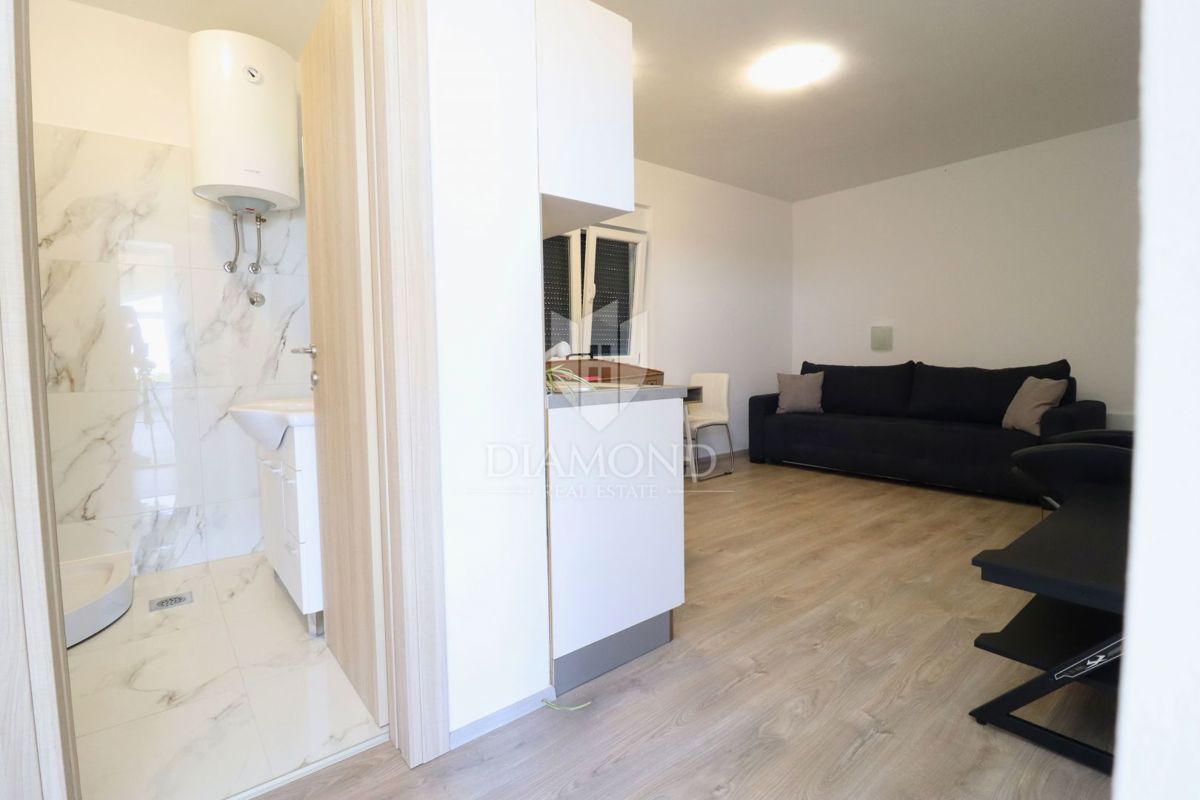 Poreč, okolica, moderna vila s 6 apartmaji